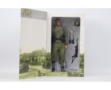 Dragon - A boxed Dragon #70139 1:6 scale WW2 Normandy 1944 "Viktor", Panzer-Lehr-Division (Panzergrenadier Officer). The figu