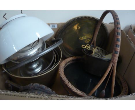 Metalware to include jam pans, oil lamp, brasses etc.