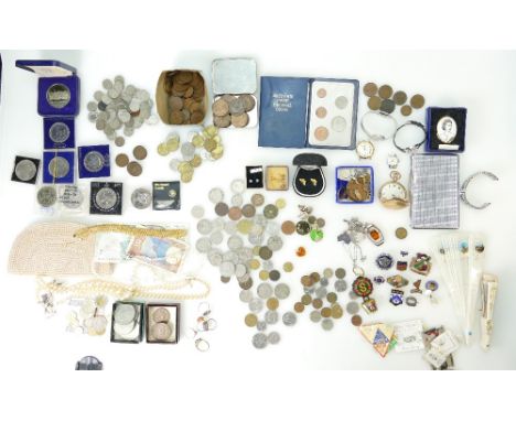 Good mixed job lot including including silver & opal earrings, Norwegian silver & enamel butterfly earrings, silver pendants,