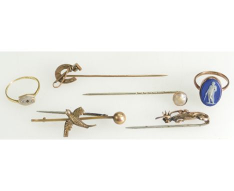 9ct Gold Horseshoe pin, 9ct Bird pin (steel pin), pearl mounted pin, 18ct ring and 9ct Wedgwood ring etc, overall 8.2 grams (