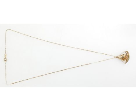 18ct Gold box link NECK CHAIN & 18ct PENDANT - Chain measures 50cm, pendant 2.6cm.   Weight 6.7g.                 