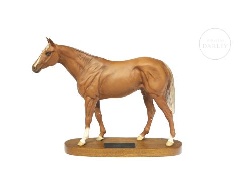 Equestrian figure in matt porcelain modelled by the artist Graham Tongue and made by Beswick, model no. 2558 of the Connoisse