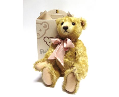 A STEIFF COLLECTOR'S TEDDY BEAR, 'MELANIE'  gold tipped, limited edition of 1500, 40cm high, boxed.   