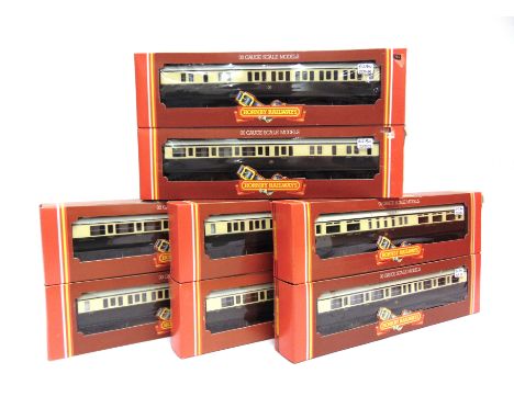[OO GAUGE]. EIGHT HORNBY G.W.R. COLLETT COACHES  comprising five composite, two brake-third and a restaurant car, each in bro