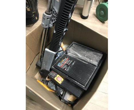 1 BOX OF TOOLS ( TILE CUTTER )