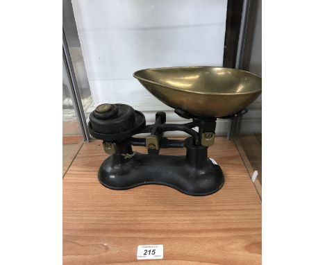 SET OF SCALES & QTY OF WEIGHTS