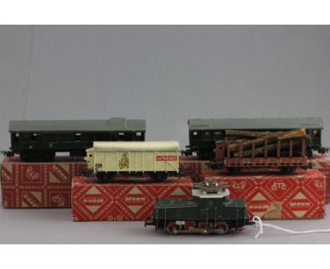 Marklin E6302 engine plus 4 x Marklin items of rolling stock to include 325, 344 x 2 and 321G
