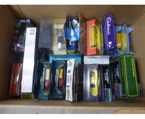 Approx 35 boxed die-cast vehicles to include Burago, Corgi Golden Oldies, Cararama etc