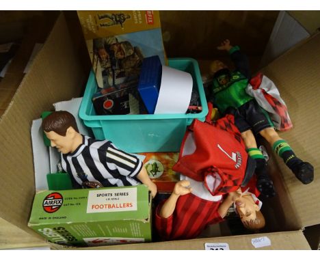 Box of mixed collectable toys to include; large size Corinthian football figures, Hornby Dublo, boxed Airfix 1:32 scale Footb