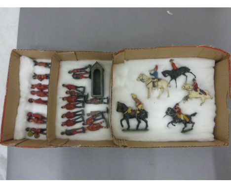 Collection of 27 vintage metal soldiers including 5 x on horseback and guards