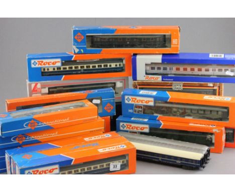 17 Boxed HO & OO scale coaches to include Roco x 15, Lima x 2 and Liliput x 2 by Bachmann plus 3 unboxed coaches (Liliput x 2