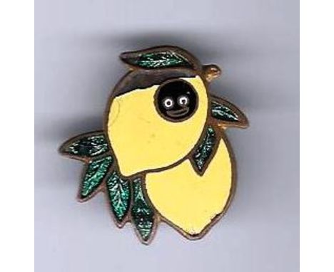 ROBERTSONS JAM CIRCA 1931 LEMON FRUIT BADGE
A scarce original early issue circa 1931 Regd 768645 pre-war fruit design 'Robert