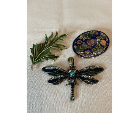 COSTUME JEWELLERY - 2 ENAMEL BROOCHES WITH ENAMEL DRAGONFLY PENDANT&nbsp;
3 pieces of mid-late 20th century enamelled costume
