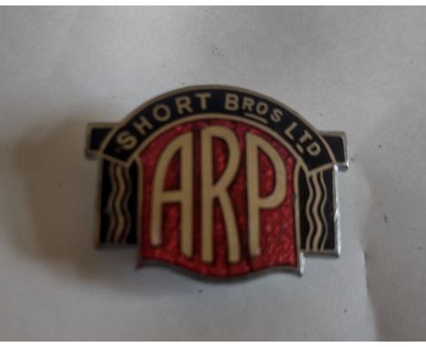 ENAMEL BADGE - SHORT BROTHERS BELFAST WW2 ARP ORIGINAL