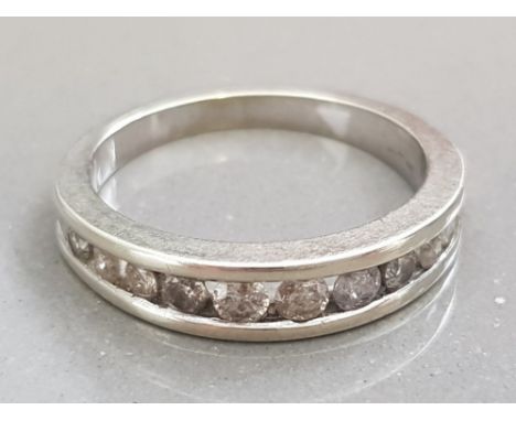 9CT WHITE GOLD HALF ETERNITY RING, 3G SIZE M1/2