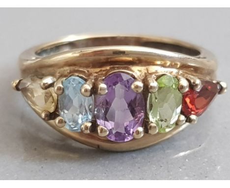 9CT YELLOW GOLD 5 COLOUR RING 2.1G SIZE I1/2