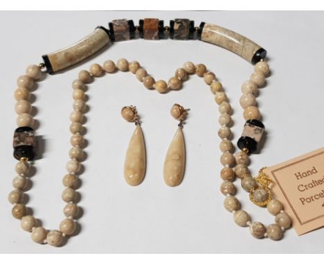 AMERICAN CERAMIC NECKLET AND MATCHING EARRINGS 2 PIECE SET, UNWORN WITH SHOP DISPLAY TAG