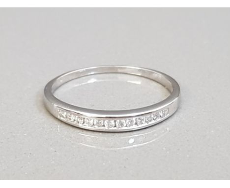 18CT WHITE GOLD DIAMOND 1/2 ETERNITY RING 1.9G SIZE R