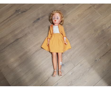 VINTAGE CHILTERN DOLL NO 71/424/200 DATE 1958