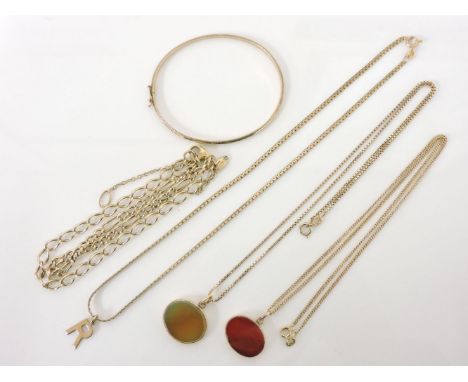 A 9ct gold box chain necklace, with gold mounted green agate pendant, a 9ct gold curb link necklace with gold mounted corneli