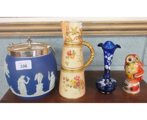 Collectables to include Royal Worcester and Wedgewood 