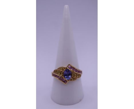 9ct gold stone set ring - Approx gross weight 4g - Size S 