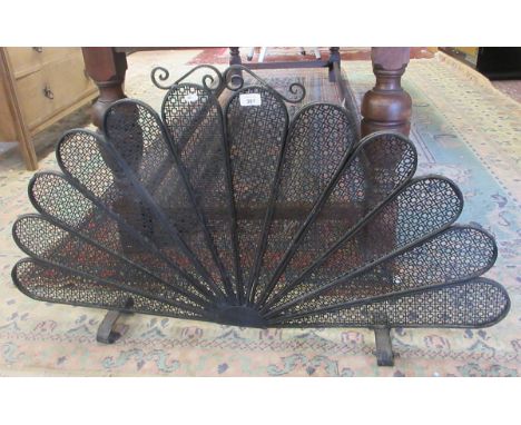 Peacock style fire screen 