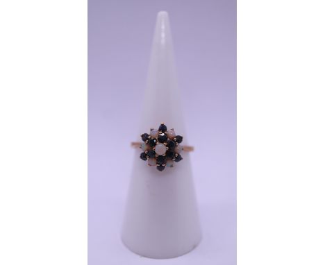 9ct gold opal and sapphire ring - Size K 