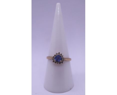 9ct gold sapphire and diamond ring - Size O 