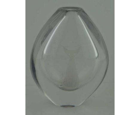 AN ORREFORS GLASS VASE, engraved with seated cat decoration, signed to base, 15cm high 