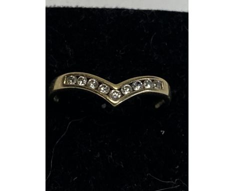 A 9ct gold and CZ wishbone ring 1.05g size L