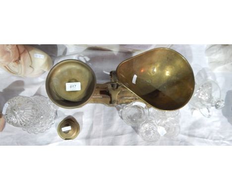 Set of W Brecknell Limited scales with weights and glassware 