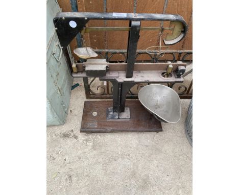 A SET OF VINTAGE BALANCE SCALES 