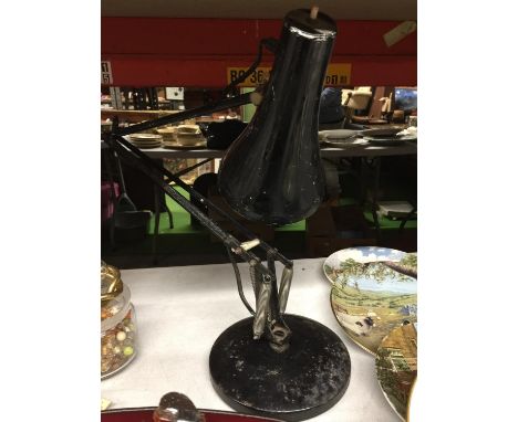 A VINTAGE BLACK ANGLEPOISE LAMP 