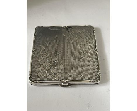 A VINTAGE DECORATIVE COLIBRI SILVER PLATED COMPACT ENGRAVED 