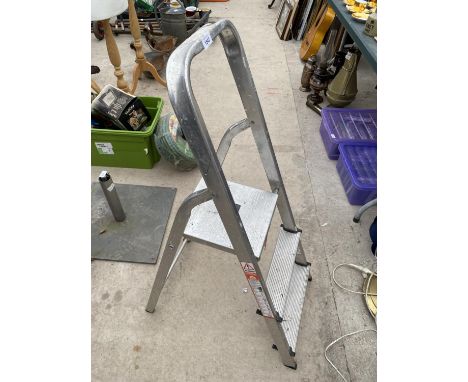 A TWO RUNG ALUMINIUM STEP LADDER 