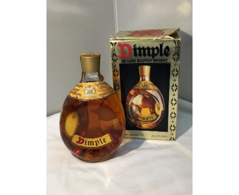 A BOXED DIMPLE DE LUXE SCOTCH WHISKY 70 PROOF 26 2/3 FL.OZS. PROCEEDS TO BE DONATED TO EAST CHESHIRE HOSPICE. 