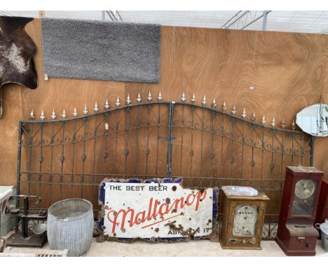 A LARGE PAIR OF VINTAGE WROUGHT IRON GATES (TOTAL LENGTH:360CM) 