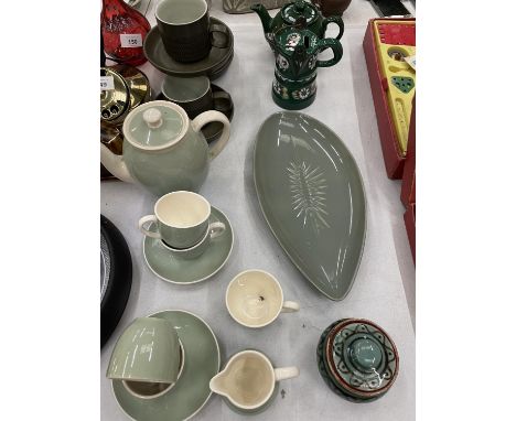 A VINTAGE PALE GREEN AND CREAM VILLEROY AND BOCH PART TEA SET TO INCLUDE TEAPOT, CREAM JUG, CUPS AND SAUCERS, PLUS DENBY CUPS