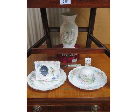 SIX PIECES OF AYNSLEY WILD TUDOR CERAMICS AND ONE PIECE OF ROYAL ALBERT CERAMIC 