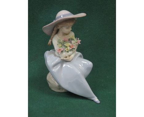 LLADRO GLAZED CERAMIC FIGURE- FRAGRANT BOUQUET 
