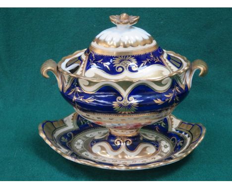 VICTORIAN HANDPAINTED AND GILDED FLORAL DECORATED CERAMIC COMPORT WITH COVER. APPROX 20cm HIGH