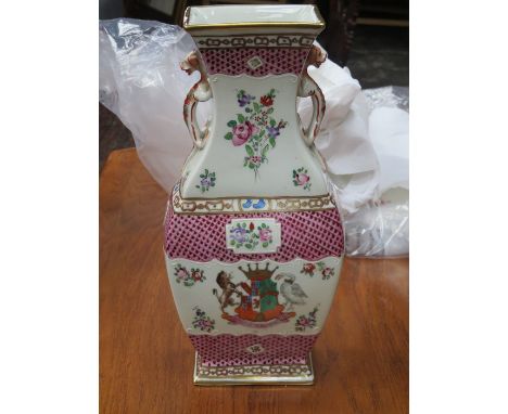 DRESDEN HANDPAINTED AND GILDED GLAZED CERAMIC VASE WITH COAT OF ARMS 