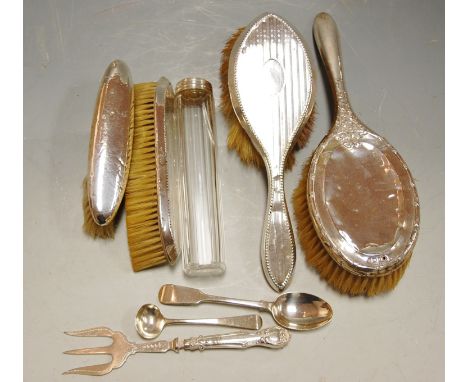 Assorted dressing table wares, being silver backed brushes, faceted glass silver topped pin jar, sundry flatware etc 