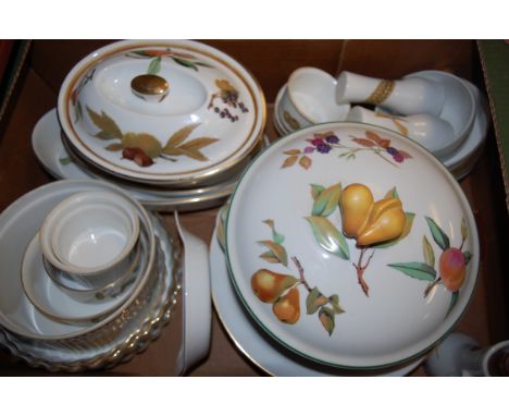 A collection of Royal Worcester oven-to-table wares to include Wild Harvest pattern