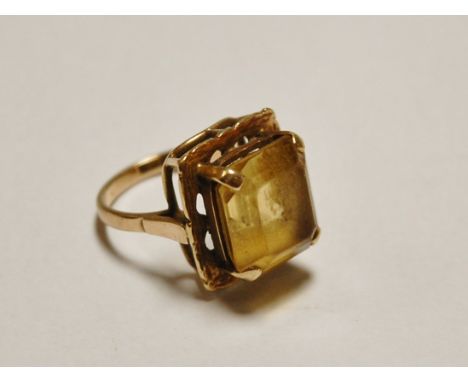 A modern ladies 9ct  gold citrine set dress ring, size K