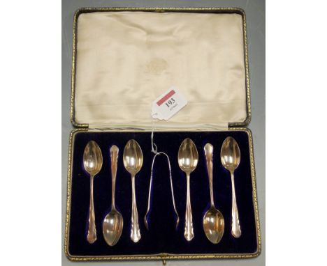 A cased set of six silver teaspoons with sugar bows  Condition Report / Extra Information Marks good.
Light handling wear and