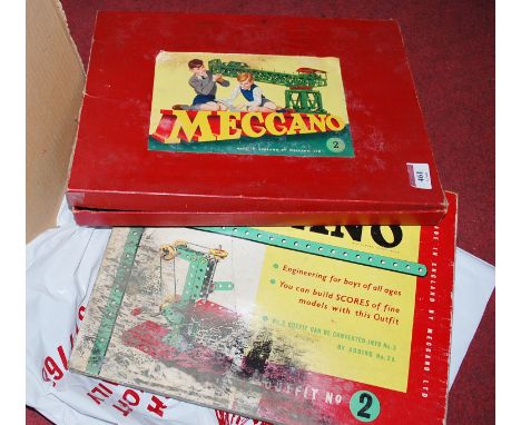 Mixed lot to include Mamod stationary engine and boxed Meccano  No. 2