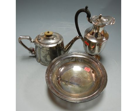 An Edwardian silver plated teapot by Albert Bloxham of Holborn, plated pedestal ewer, and Mappin & Webb plated comport (3)
