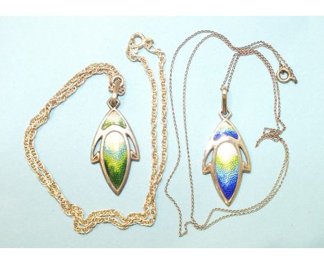 A sterling silver and enamel pendant on chain, of Art Nouveau design, marked Sterling silver, 43mm long, including bale, and 